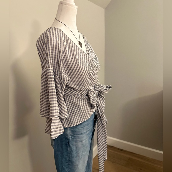 WAYF WRAP TOP - Picture 9 of 9